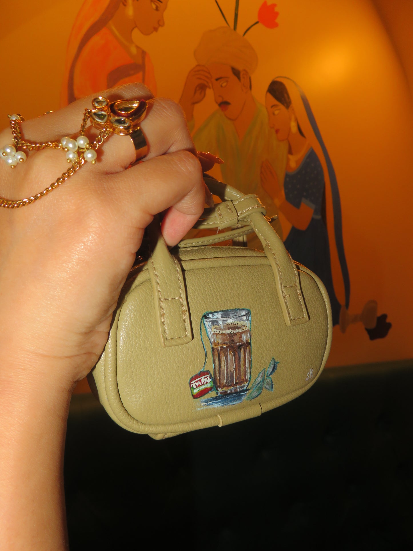 Hand Painted Mini Bag-Bas Eik Cup
